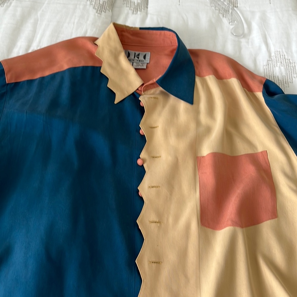 FINAL SALE FINAL PRICE New York - Medium- 100% silk tri color stylized beauty